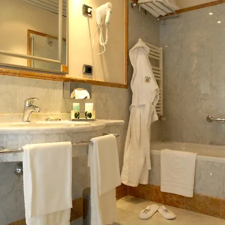 Hotel Grand Duca Di Mantova 4*