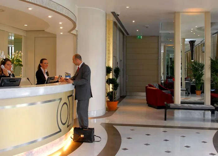 Grand Duca Di Mantova מלון 4*